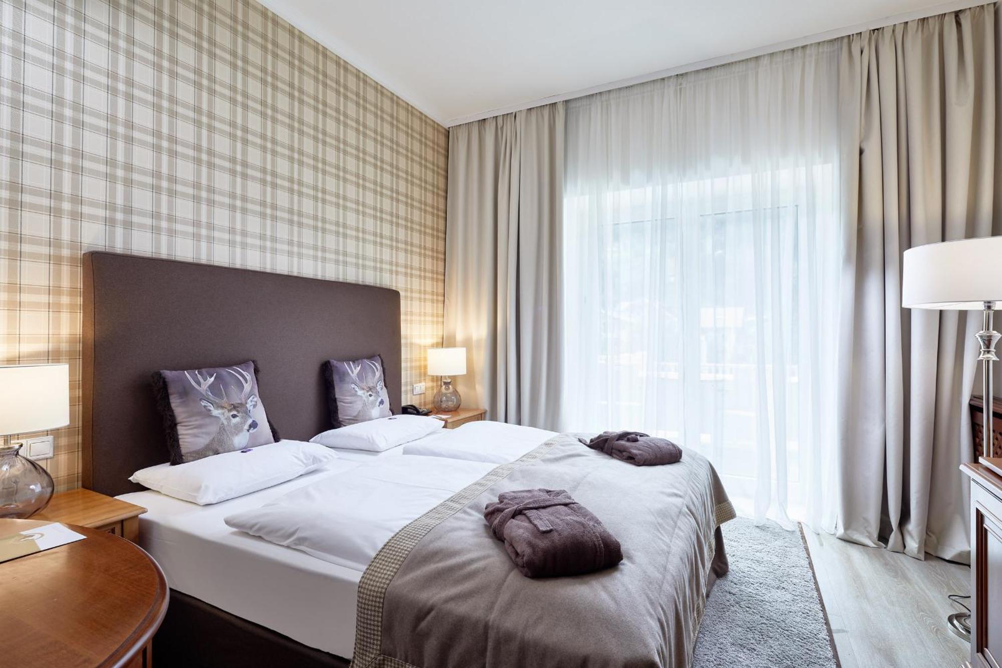 Classic Double Room with Balcony,713829349:JPEG